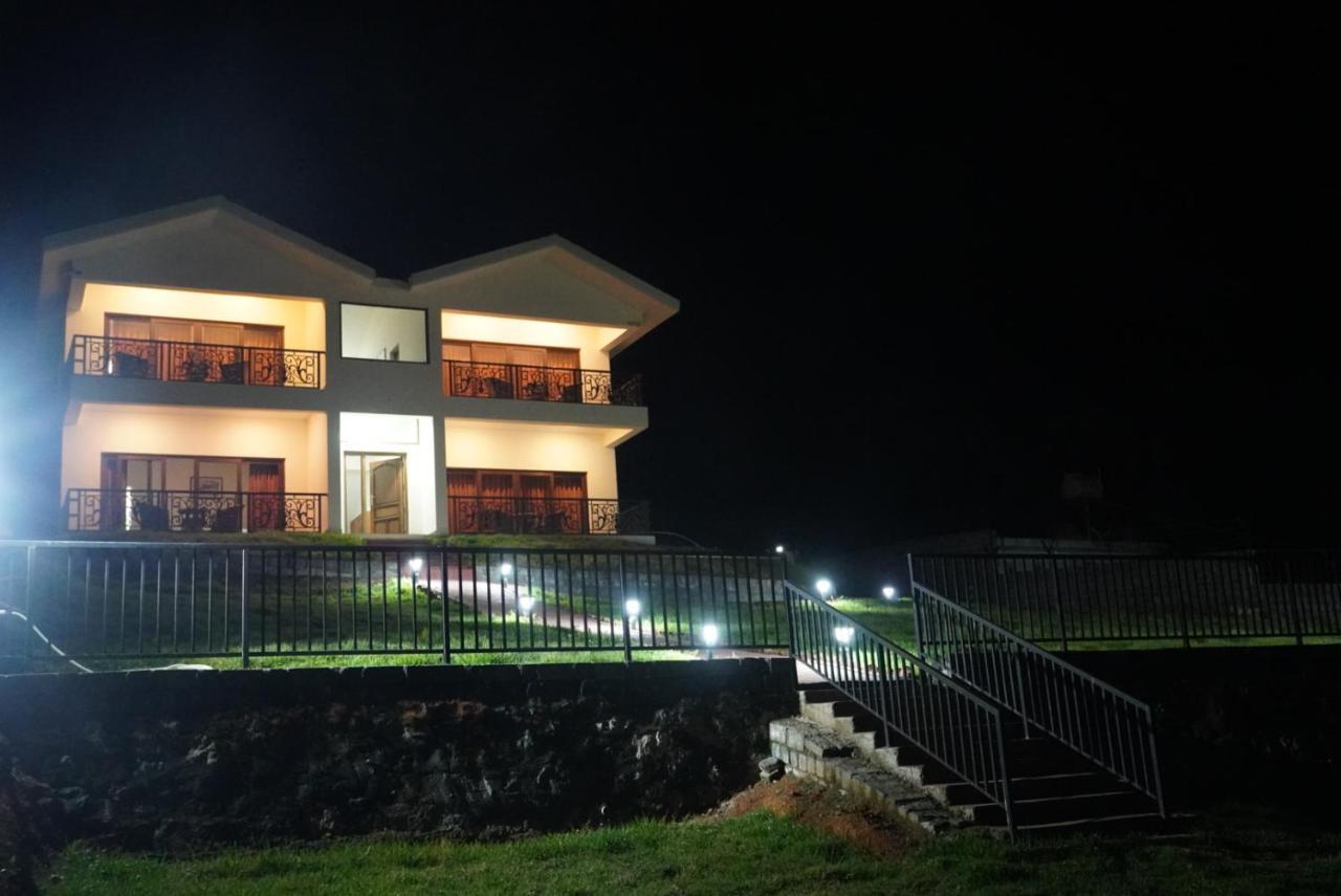 Acorn House Hotel Udagamandalam Exterior photo